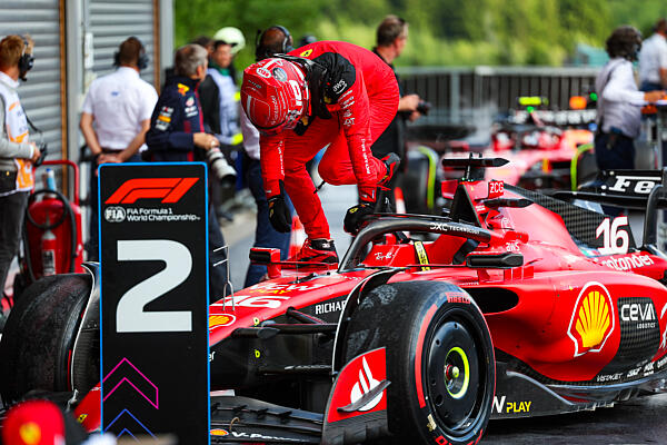 Leclerc-pole és Alpine-lavina: a pénteki F1-es hírek
