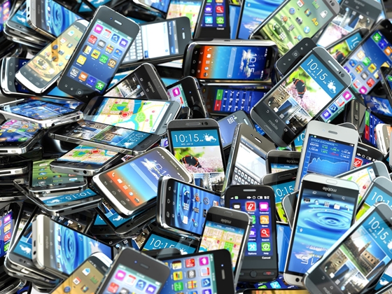 Tech: Yettel: 100 magyarból 55 veszélyes használt mobilt tart otthon