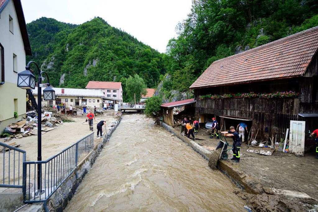 A szlovén miniszterelnök szerint akár 7 milliárd euróba is kerülhet az árvíz utáni újjáépítés