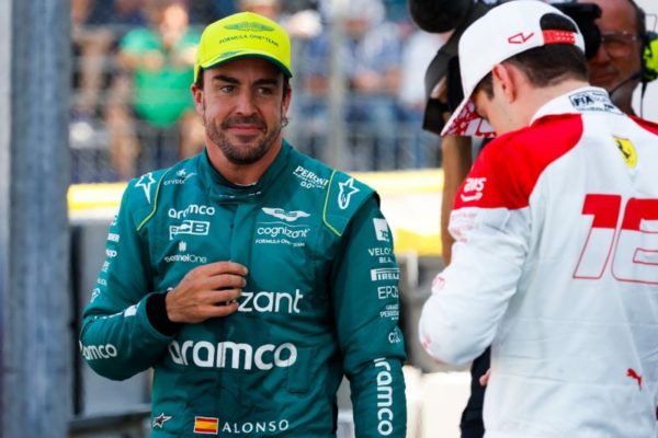 „Az F1 egy műsor, mindenki karaktert játszik” – Alonso szerint ő a rosszfiú