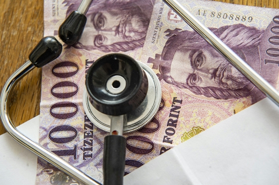 Itthon: Egy budapesti háziorvos saját fizetéséből vett el, hogy béremelést tudjon adni az asszisztenseinek
