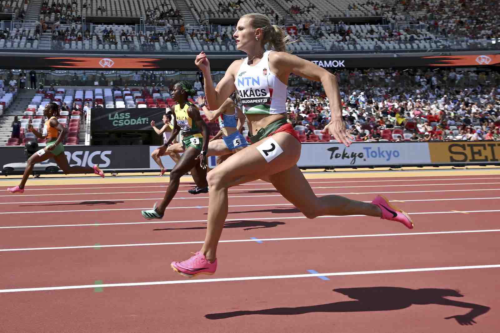 Takács Boglárka elődöntős női 100 méteren