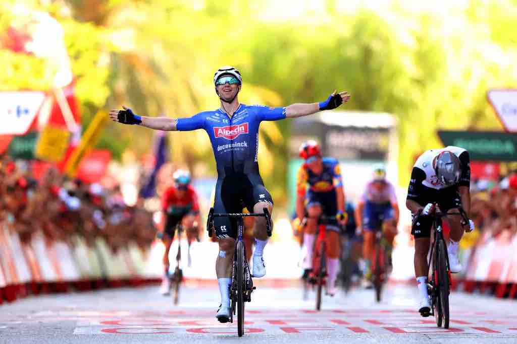 Vuelta a Espana: Grovesé az első mezőnyhajrá, Valter 47. kedden