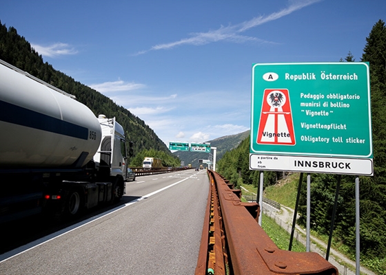 Autó: Az osztrákok már kitalálták, náluk mennyi lesz az egynapos autópálya-matrica ára