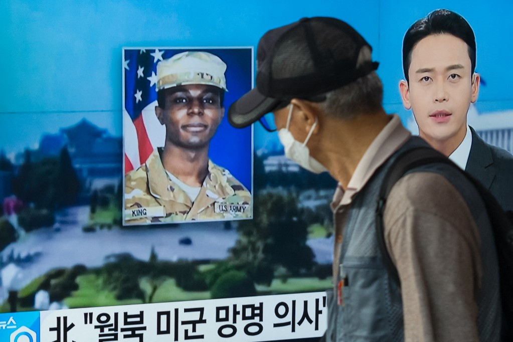 Az amerikai hatóságok őrizetébe került a júliusban Észak-Koreába szökő Travis King közlegény