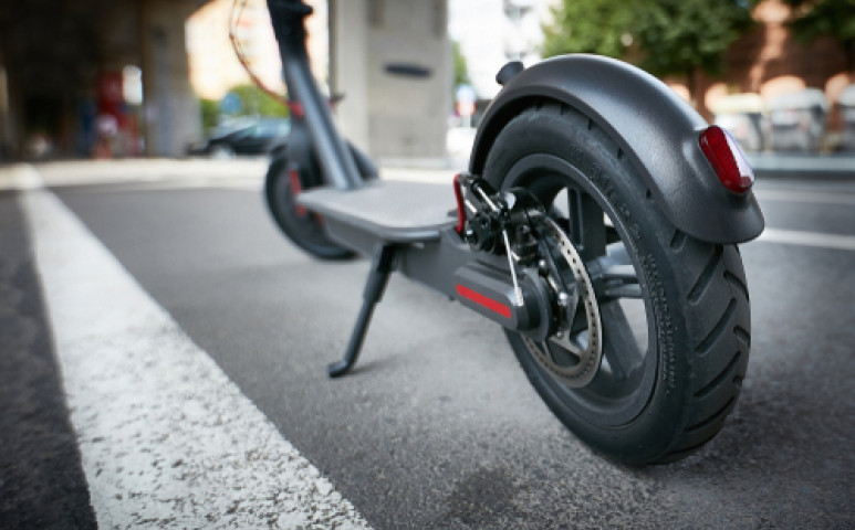Az elektromos roller most bicikli vagy motor?