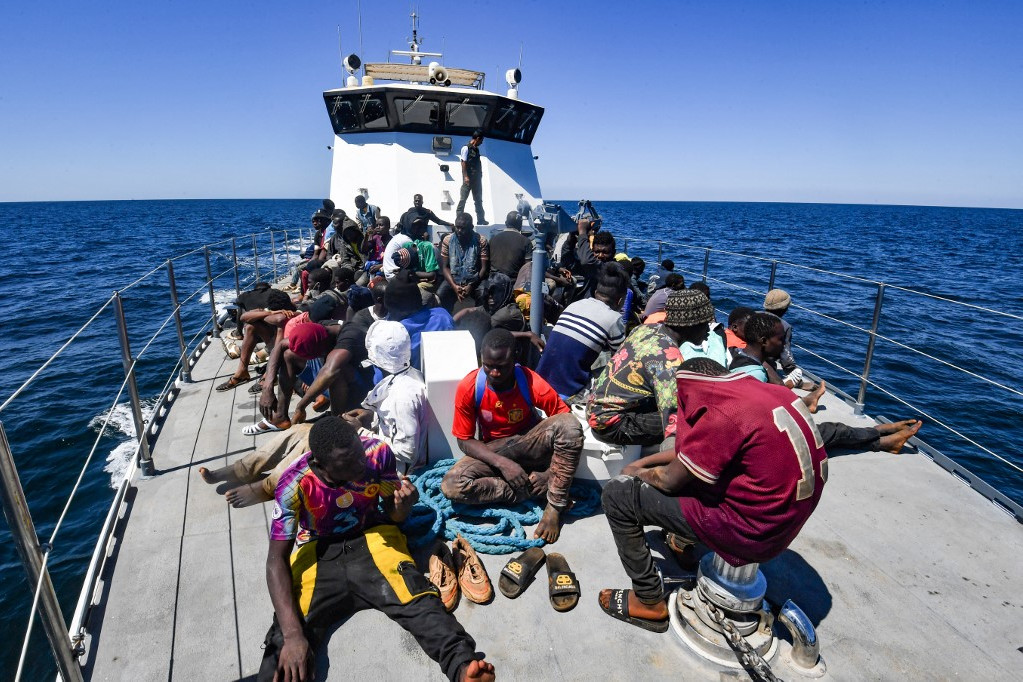Elsüllyedt egy migránsokat szállító hajó Tunézia partjainál