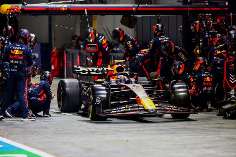 Ferrari-vezér és McLarent segítő Sainz – keddi F1-es hírek