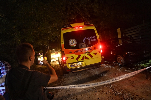 Itthon: Hivatalos: meghalt egy TEK-es az esztergomi robbantásban, heten megsérültek