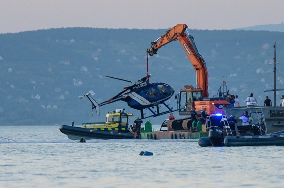 Itthon: Rendőrség: a Balatonba zuhant helikopter műszakilag megfelelő állapotban volt