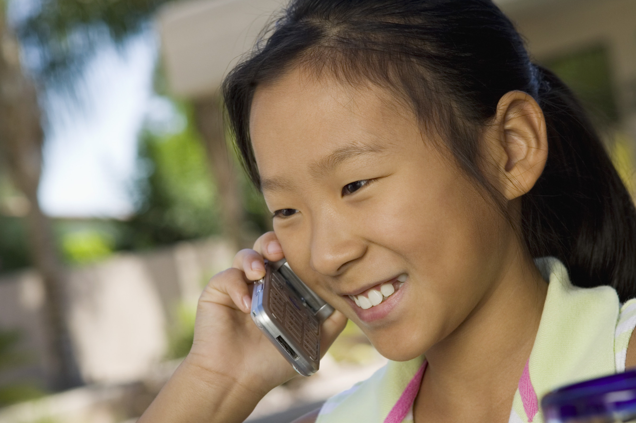 Kína komolyan gondolja, hogy kiveszi a mobiltelefonokat a gyerekek kezeiből