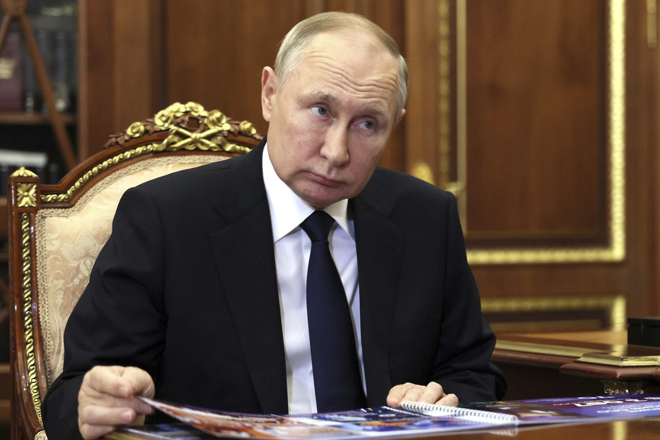 Putyin elismerte, hogy hiba volt tankokat küldeni Budapestre és Prágába