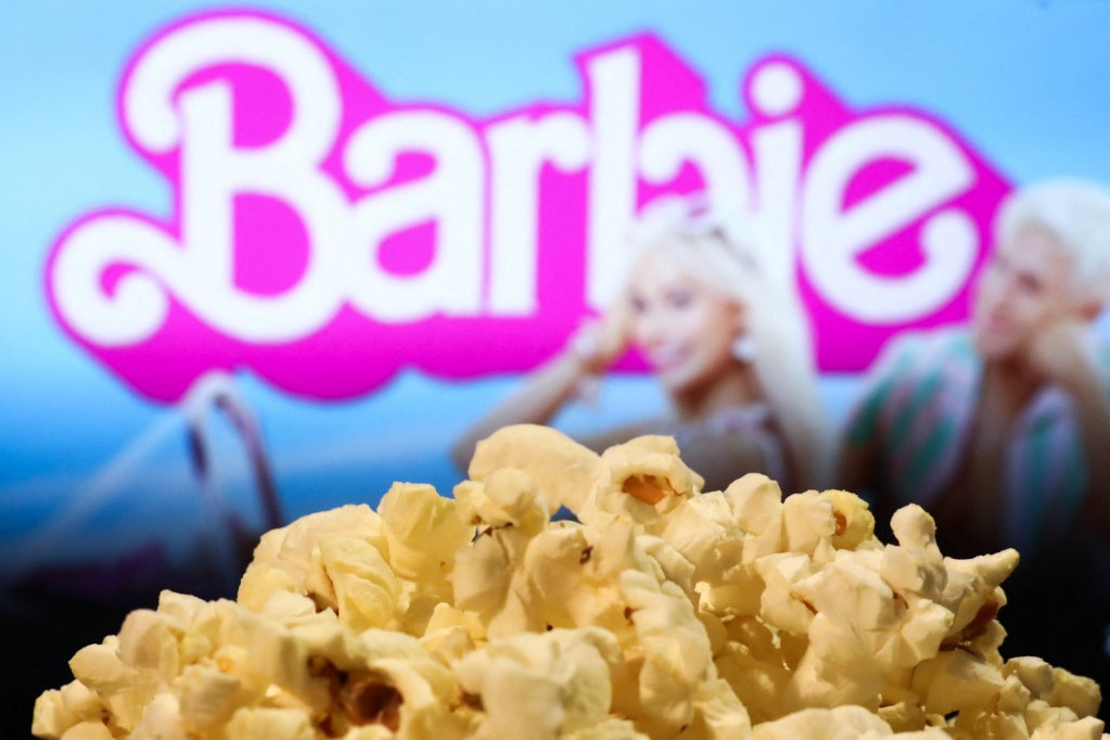 Telerakták filmes utalásokkal a Barbie-t