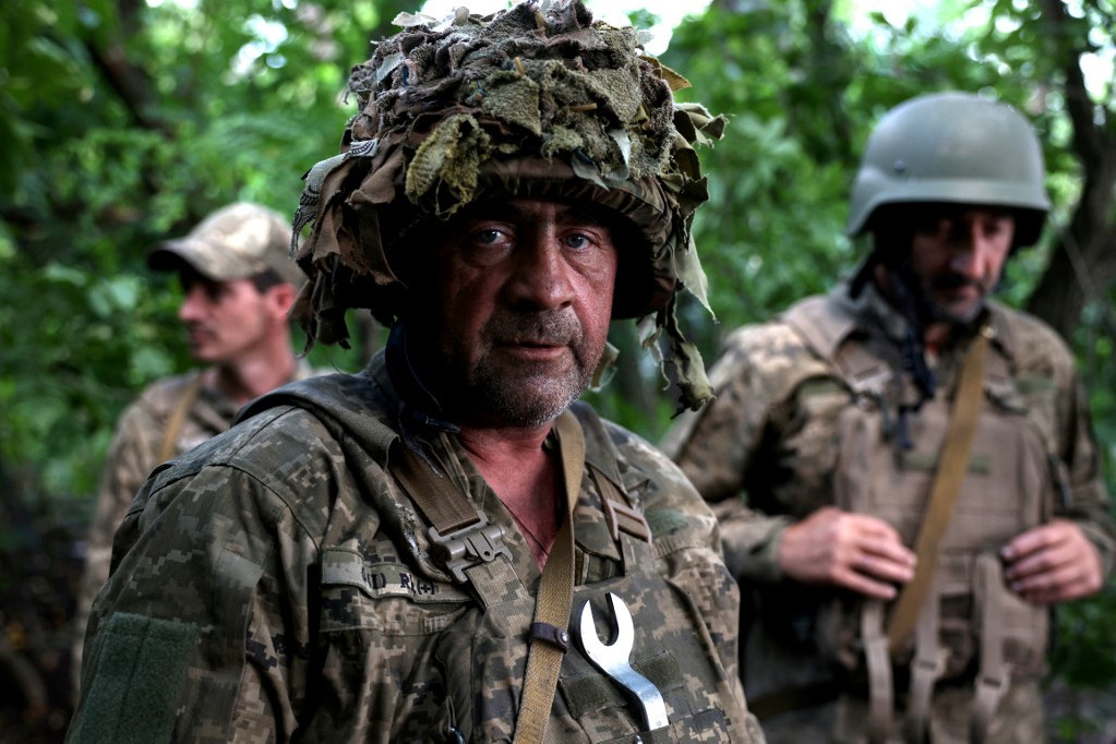 Ukrán védelmi tárca: Az ukrán hadsereg előretört Bahmutnál