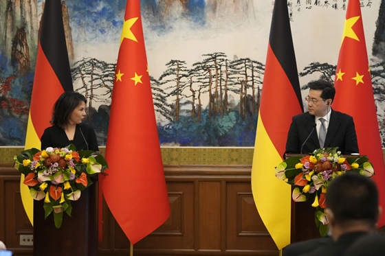 Világ: Peking kiakadt, hogy a német külügyminiszter lediktátorozta Hszi Csin-pinget