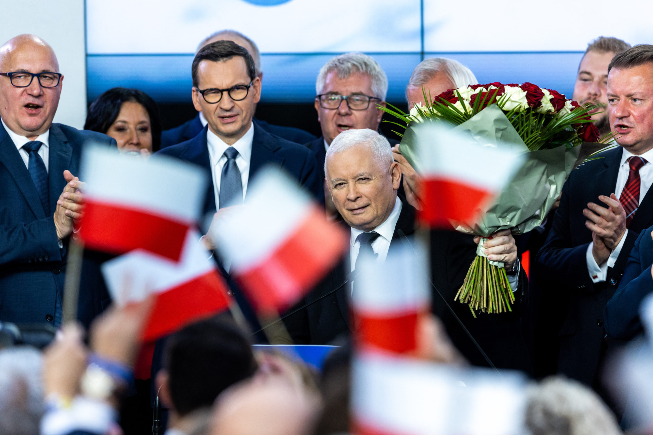 A PiS megnyerte a lengyel választást, de az ellenzéknek van esélye kormányt alakítani
