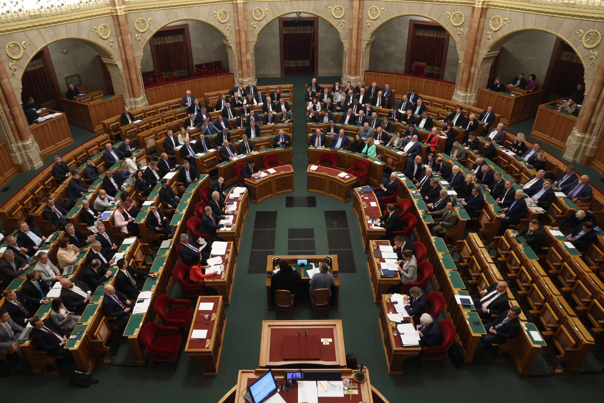 A tavalyi zárszámadást tárgyalja a parlament