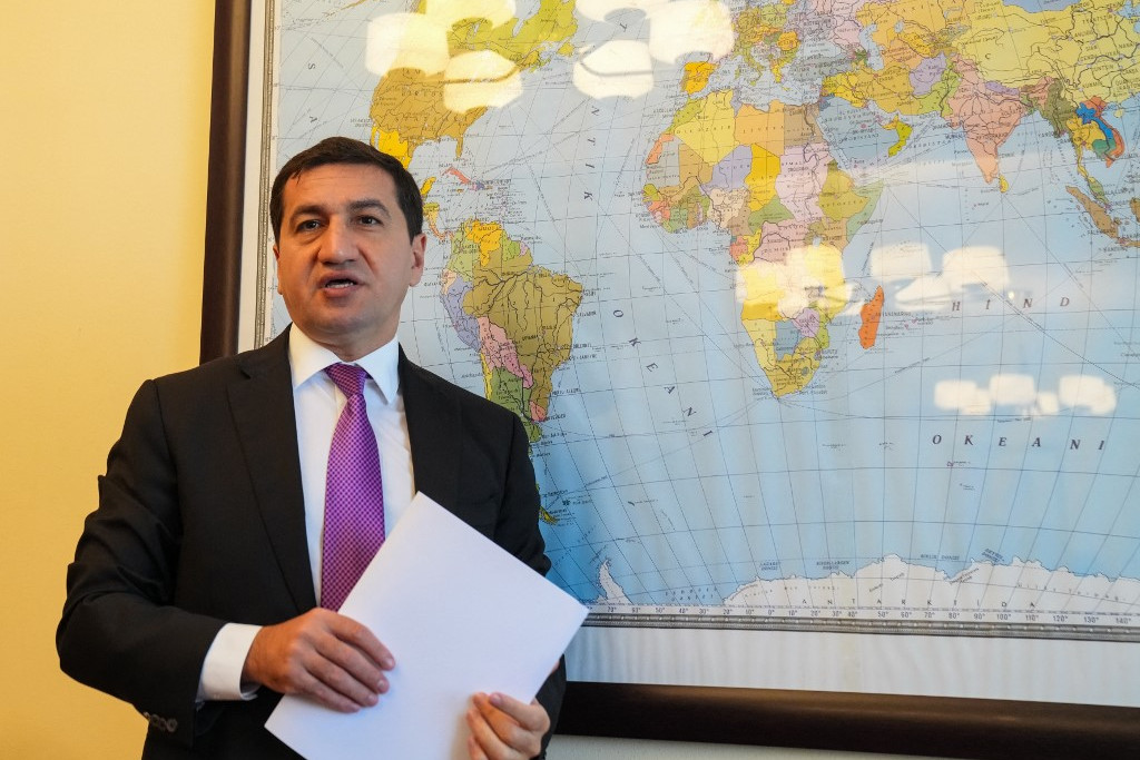 Azeri külügyminisztérium: Nem Baku és Ankara utasította el a részvételt a granadai találkozón