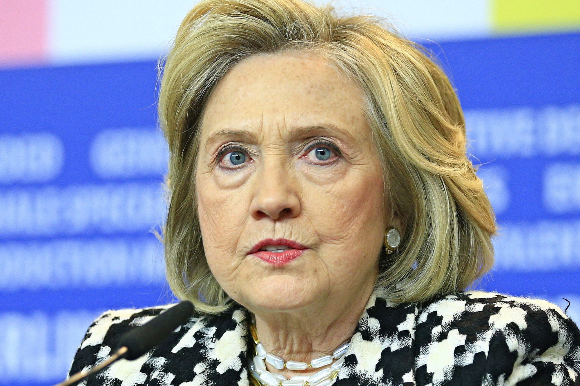 Hillary Clintont keményen kérdőre vonták – jól fel is idegesítette magát + VIDEÓ
