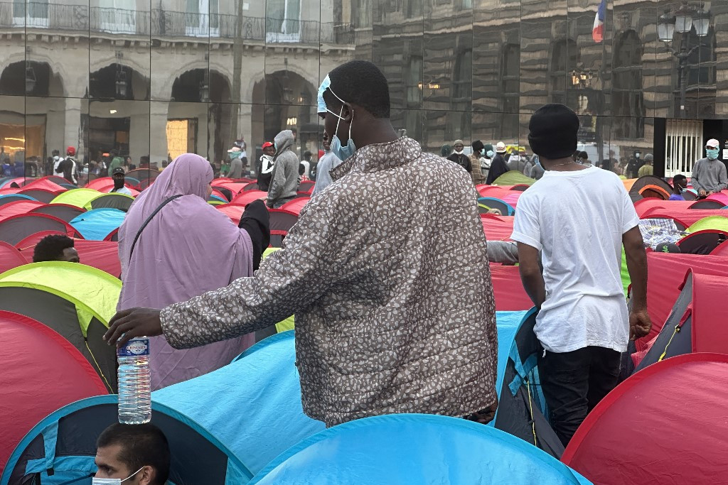 Kiszorulnak a menekültek a párizsi hotelekből