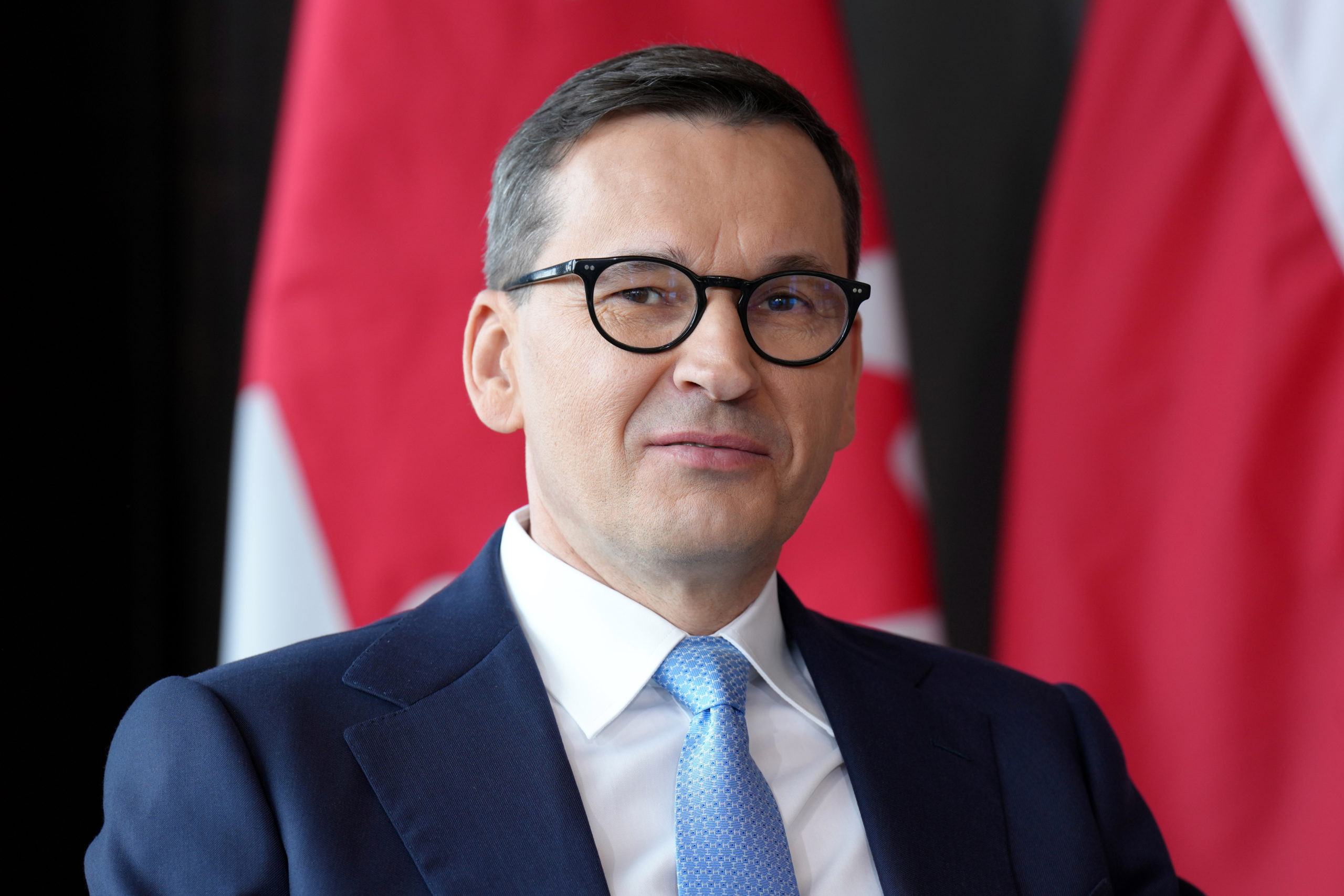 Lengyel választások: elutasította a migrációs EU-paktumot a tévévitában a PiS és a Konföderáció