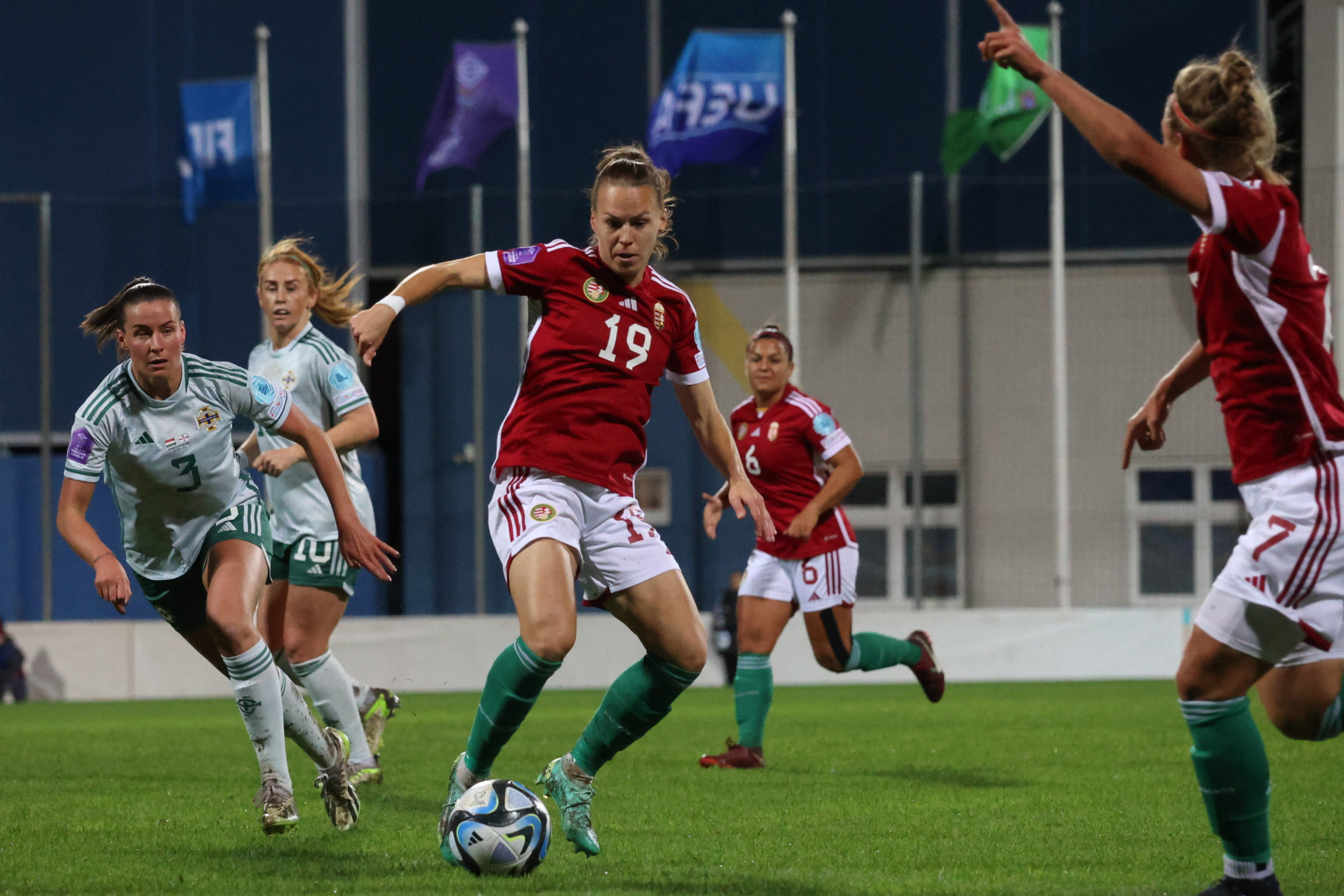 Női labdarúgó NL: Látványos gólokkal nyert a magyar válogatott