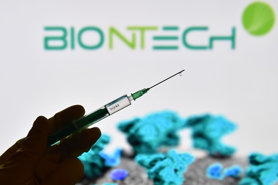 Tech: Közleményt adott ki a Pfizer vakcinája mögött is álló BioNTech Karikó Katalin és Drew Weissman mai Nobel-díjáról