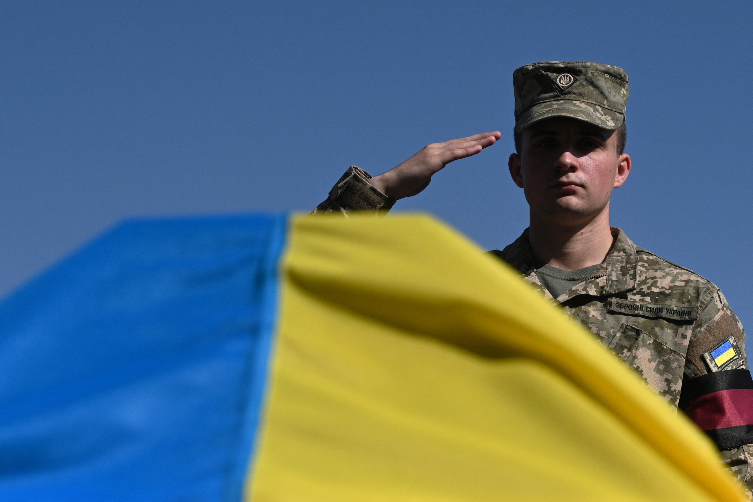 Több mint 200 millió hrivnyát különítettek el az elesett katonák családjainak Ukrajnában