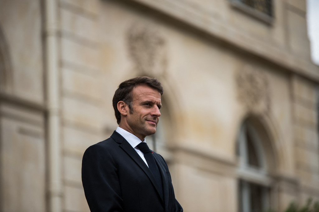 Törvényben tiltaná be Macron a francia nyelv újabban divatos PC-írásmódját