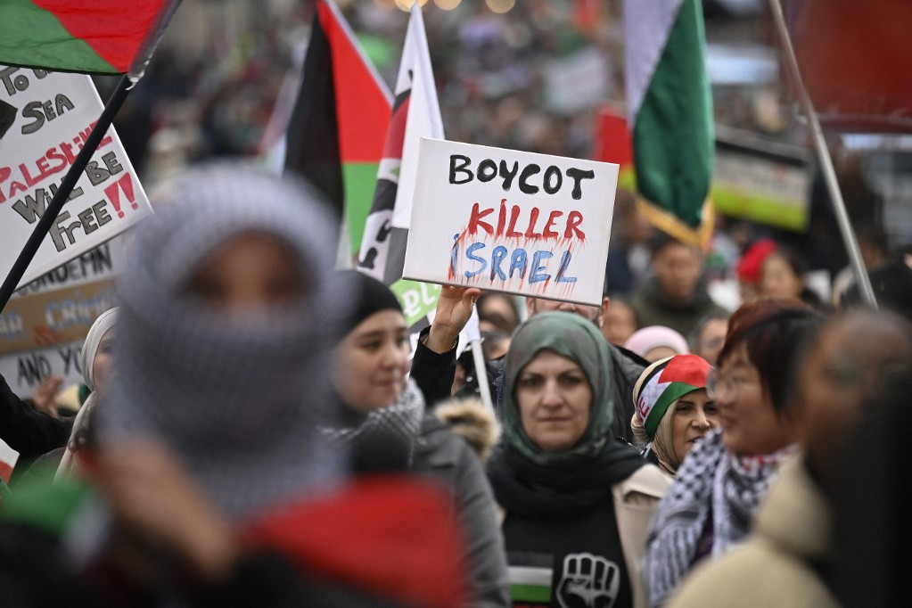 Brüsszelben több mint húszezer ember vett részt egy palesztinpárti tüntetésen