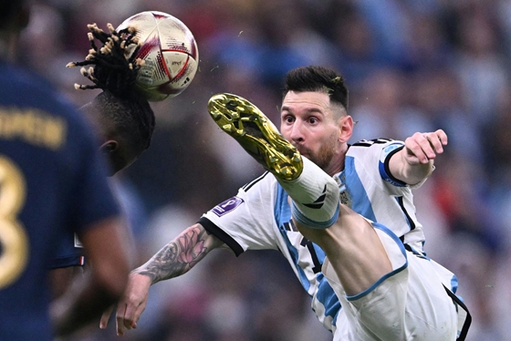 Élet+Stílus: Elárverezik Messi katari vébén viselt hat mezét