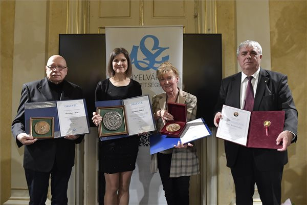 Gálával és díjátadóval ünnepelt az Anyanyelvápolók Szövetsége