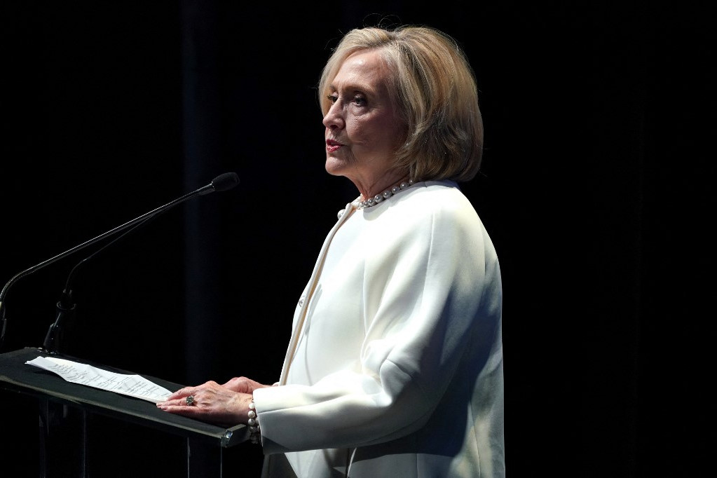 Hillary Clinton: Rendszerváltásra van szükség