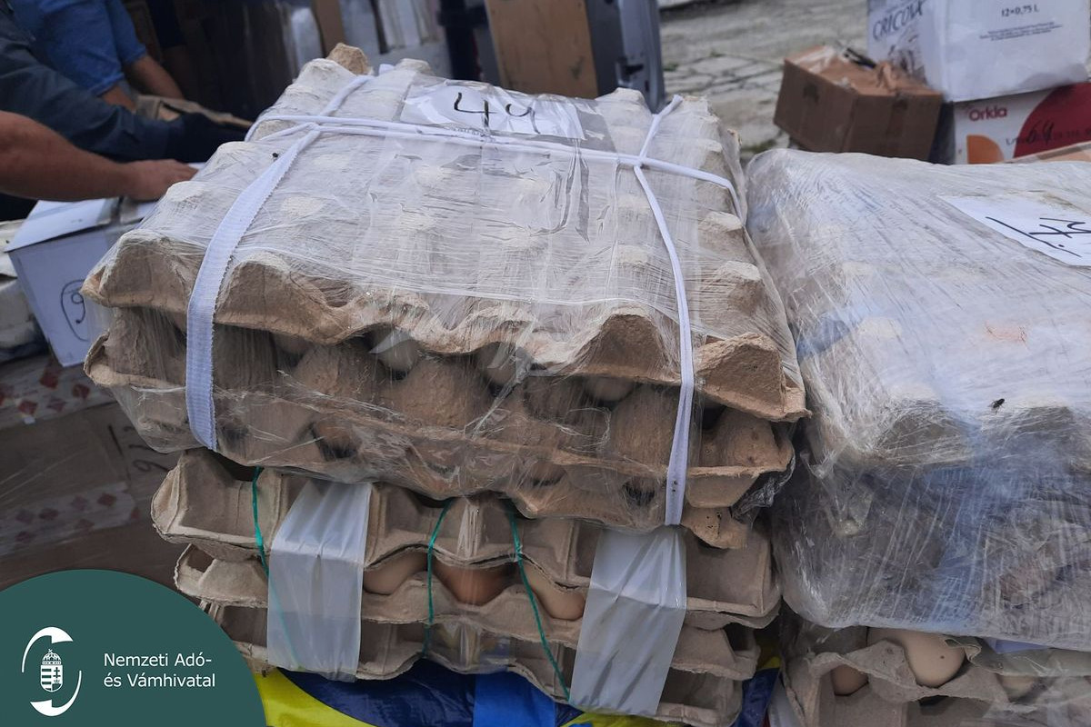 Illegális dohánnyal kereskedőket fogtak el a pénzügyőrök Hódmezővásárhelyen