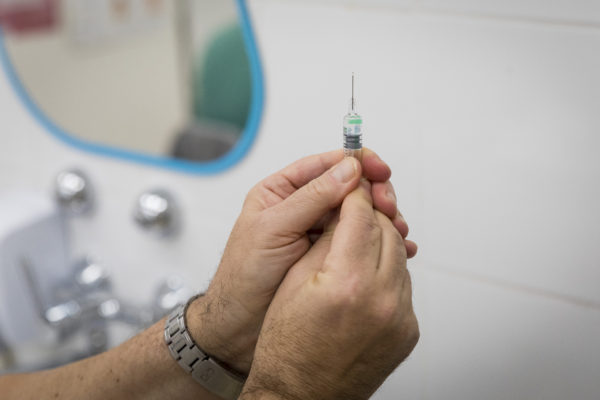 Injekció segíthet a koronavírus miatt szaglásvesztéssel küzdő betegeken