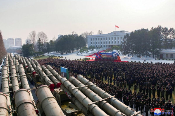 Ismét rakétát lő az égbe Észak-Korea