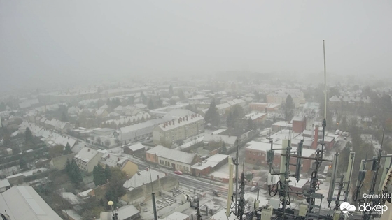 Itthon: Szombathelyen hatalmas pelyhekben hullott a hó Katalin-napon - videó