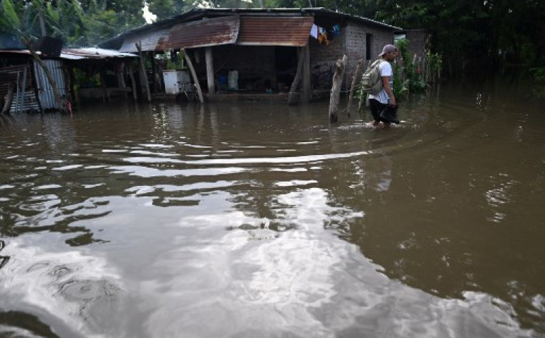 Pilar esőbe fullasztja Salvadort – 2 halálos áldozata már van a viharrendszernek
