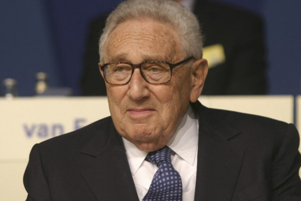 Putyin: Kissinger világszerte méltán örvendett tiszteletnek