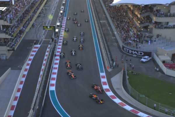 Verstappen nyerte az F1-es szezonzárót