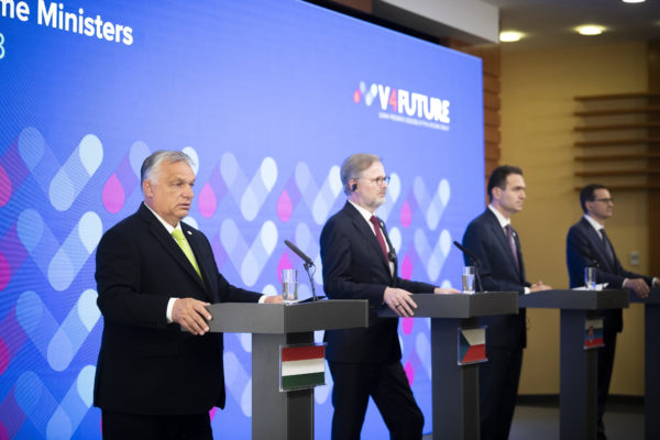 Visegrádi államfői csúcstalálkozó lesz szerdán Prágában
