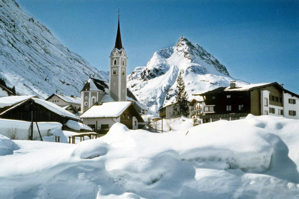 Ausztriában több mint húszezer háztartás maradt áram nélkül a heves havazás miatt