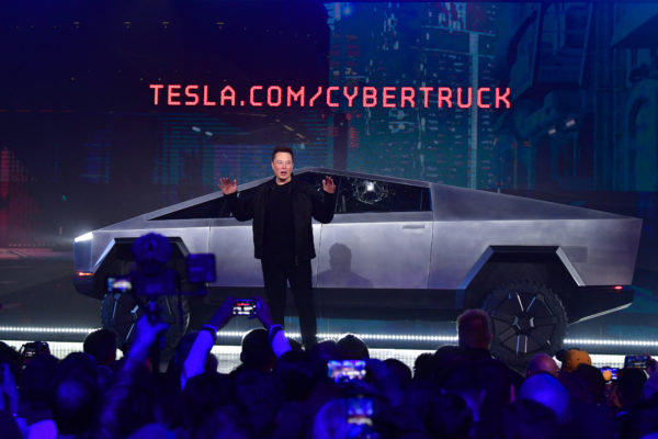 Cybertruck: A Tesla előrukkolt a farbával, de a piac nem lett ettől lelkesebb