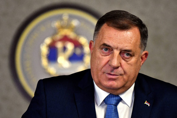 Elhalasztották Milorad Dodik ügyének tárgyalását