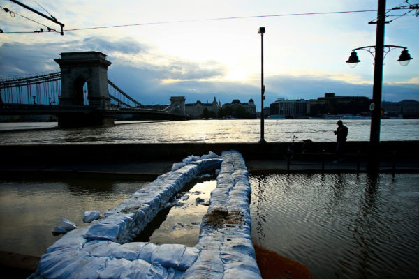 Elhúzódó árhullám várható Budapesten