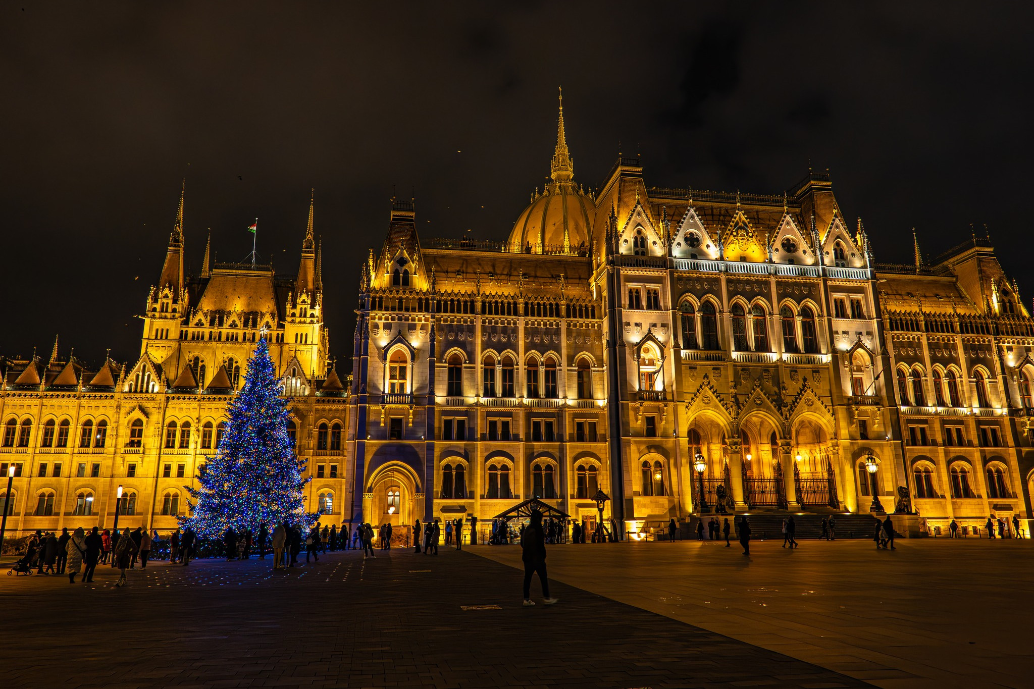 Ezek Budapest legszebb karácsonyfái idén