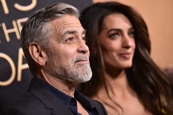 George Clooney szívbe markoló szavai Matthew Perryről: Fogalmam sem volt, hogy napi 12 Vicodinon él