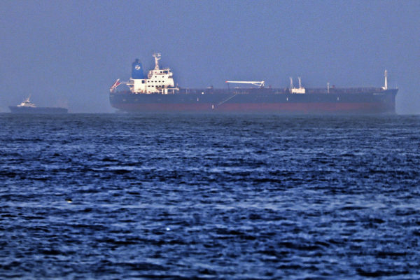 India hadihajókat küld az Arab-tengerre egy kereskedelmi hajót ért dróntámadás miatt