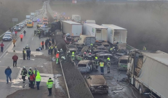 Itthon: Továbbra sem tudjuk, ki a felelős Magyarország egyik legsúlyosabb közúti közlekedési balesetéért