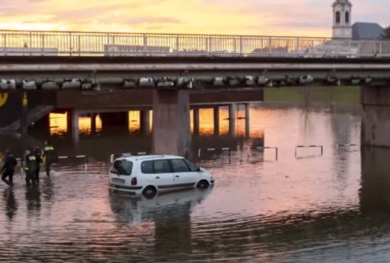 Itthon: Utakat zártak le az országot érintő áradások miatt